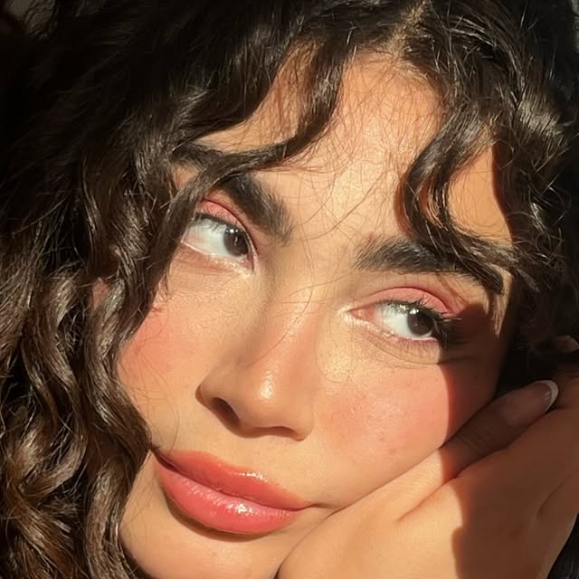 @curlydiana profile picture