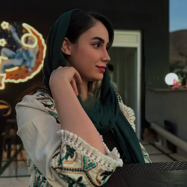 @pariamehrniaa profile picture