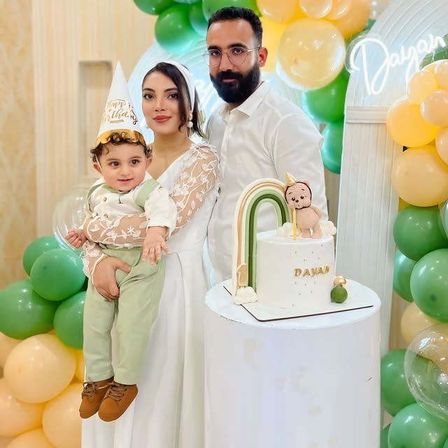 @tootfarangi____family profile picture