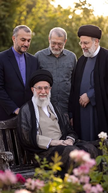 پست اینستاگرام Da-_OAqotzK