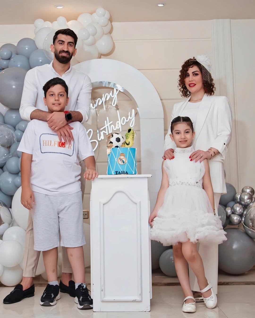 پست اینستاگرام DaDZOamIekt