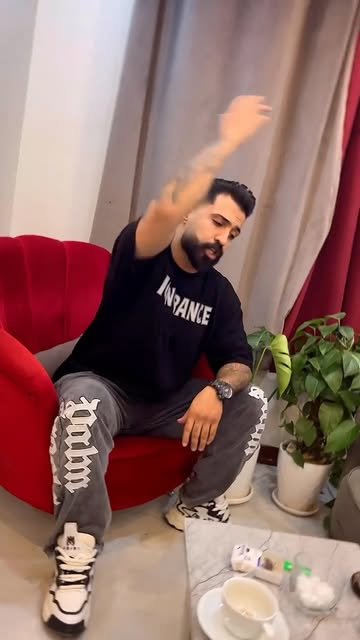 پست اینستاگرام DcKAmffC81n