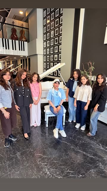 پست اینستاگرام DcRU3DyBw_9